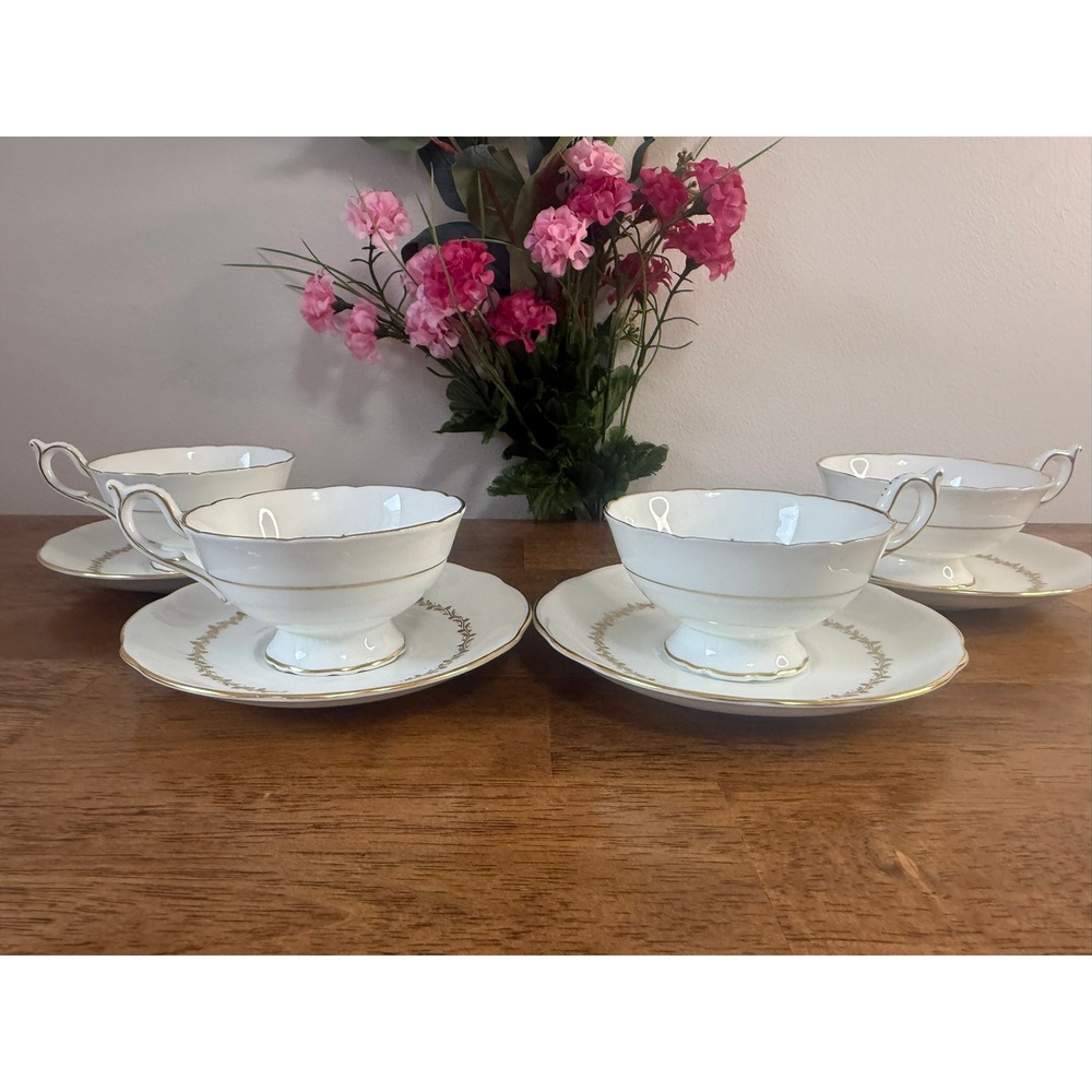 Coalport‎ Cornet Teacup And Saucer Set English Bone China Gold Trim Tea Set
